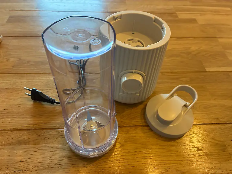 Silvercrest Smoothie Maker in seinen Einzelteilen